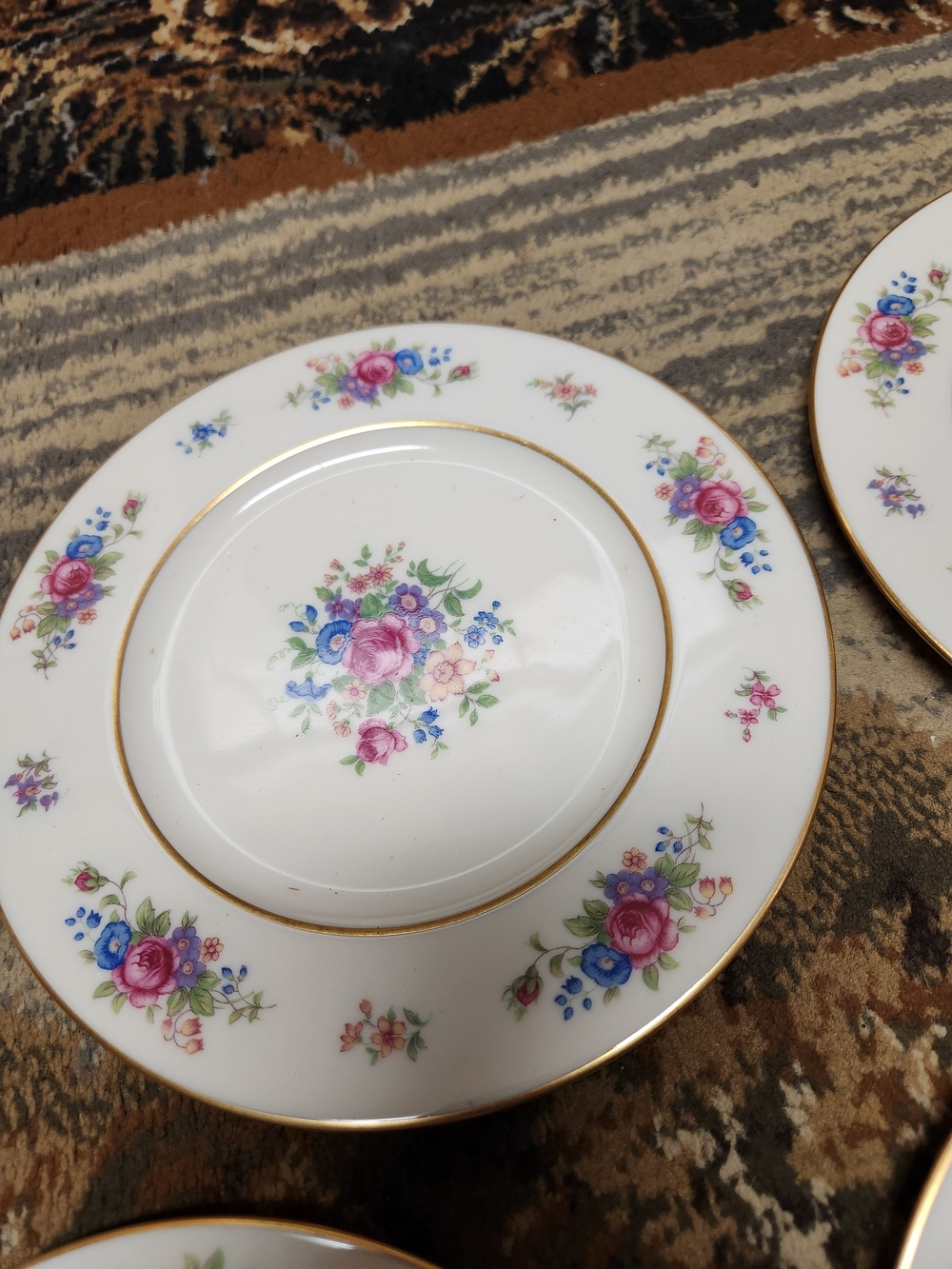 Lenox 6 White Dessert Plate with Pink & Blue Floral Bouquet and Gold Trim - Picture 10 of 15
